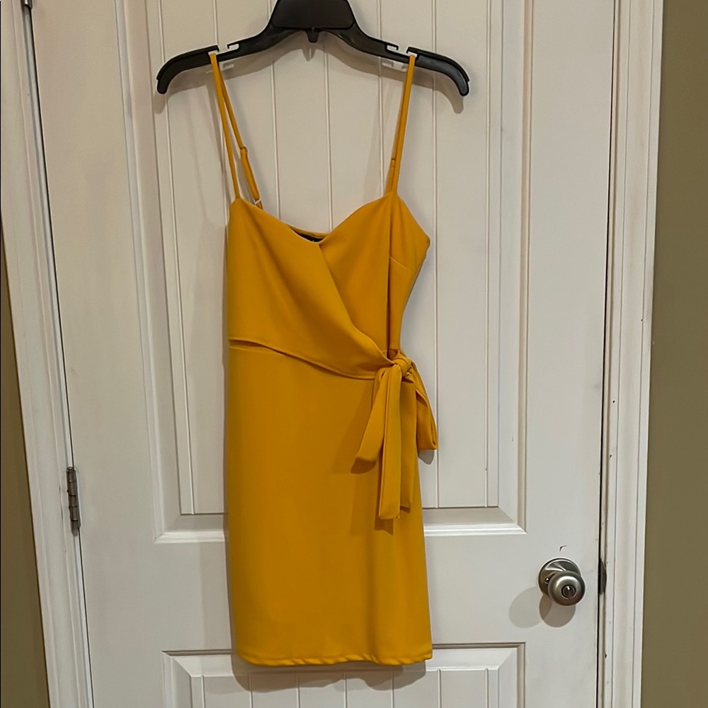 Blue blush medium  Yellow Dress with wrap top & side tie NWOT